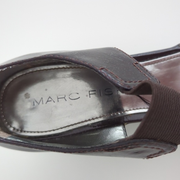 Cute brown patent Marc Fisher wedges - Picture 8 of 9